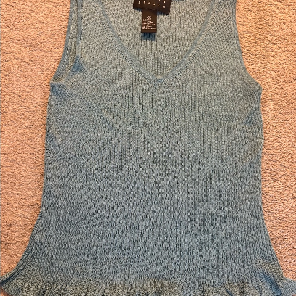 Finity Studio Sleeveless Knit Top With Ruffle Hem Size Small - Picture 10 of 11